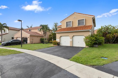 Villa ou maison à vendre à Pembroke Pines, Floride: 4 chambres, 196.4 m2 № 2400578 - photo 4