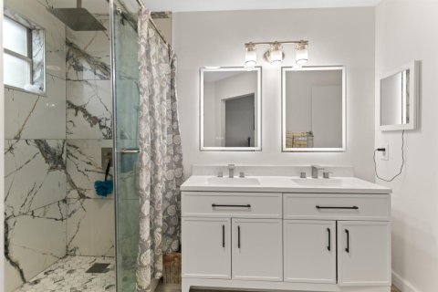 Villa ou maison à vendre à Pembroke Pines, Floride: 4 chambres, 196.4 m2 № 2400578 - photo 28