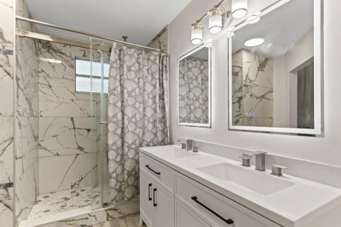 Villa ou maison à vendre à Pembroke Pines, Floride: 4 chambres, 196.4 m2 № 2400578 - photo 23