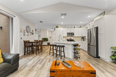 Villa ou maison à Pembroke Pines, Floride 4 chambres, 196.4 m2 № 2400578