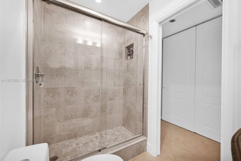 Condo in Pompano Beach, Florida  № 1995028 - photo 28