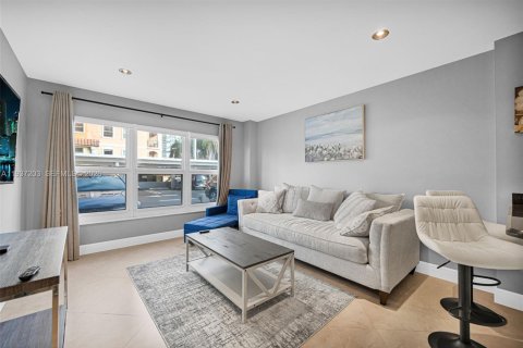 Condo in Pompano Beach, Florida  № 1995028 - photo 25