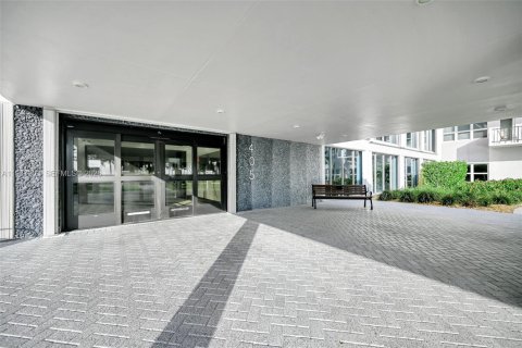 Condo in Pompano Beach, Florida  № 1995028 - photo 11