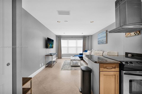 Condo in Pompano Beach, Florida  № 1995028 - photo 14