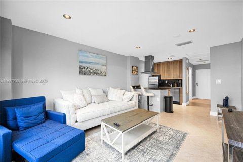 Condo in Pompano Beach, Florida  № 1995028 - photo 16