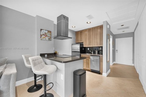 Condo in Pompano Beach, Florida  № 1995028 - photo 23