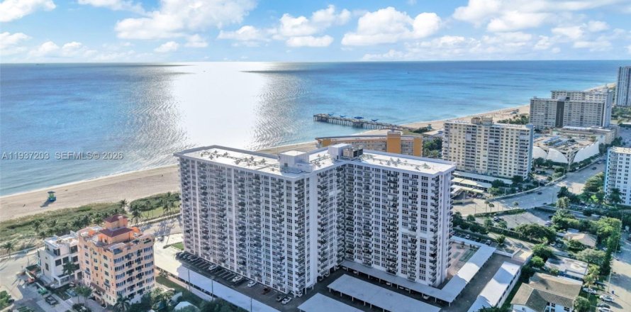 Studio in the Condo in Pompano Beach, Florida  № 1995028