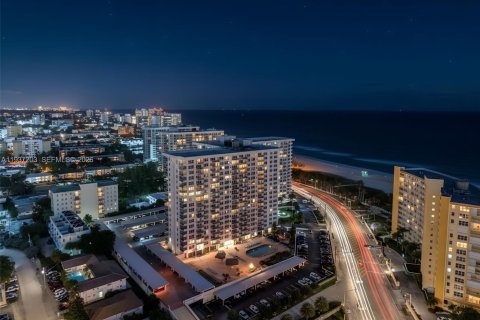 Condo in Pompano Beach, Florida  № 1995028 - photo 3
