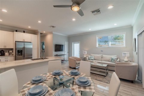 House in Bradenton, Florida 2 bedrooms, 81.94 sq.m. № 1843533 - photo 2