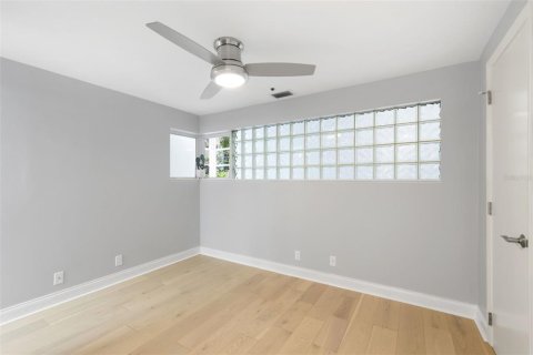 Copropriété à vendre à Tampa, Floride: 3 chambres, 187.85 m2 № 2208929 - photo 17