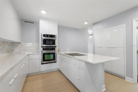 Copropriété à vendre à Tampa, Floride: 3 chambres, 187.85 m2 № 2208929 - photo 11