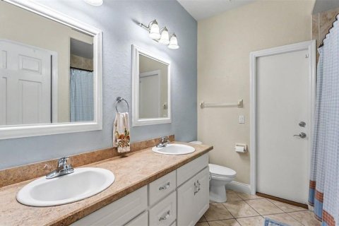 House in Auburndale, Florida 4 bedrooms, 174.19 sq.m. № 2347398 - photo 29