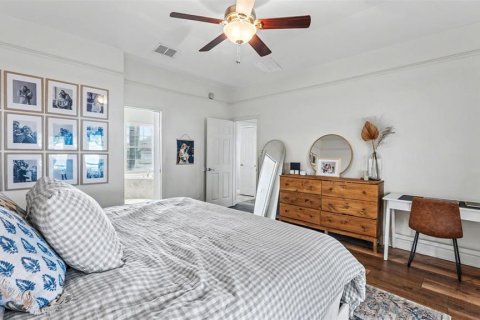 House in Auburndale, Florida 4 bedrooms, 174.19 sq.m. № 2347398 - photo 18