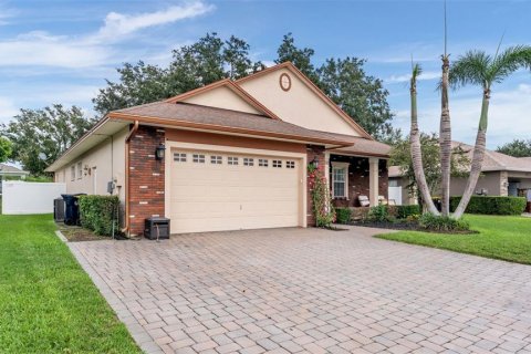 House in Auburndale, Florida 4 bedrooms, 174.19 sq.m. № 2347398