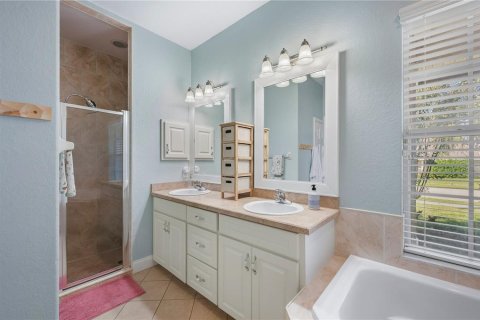 House in Auburndale, Florida 4 bedrooms, 174.19 sq.m. № 2347398 - photo 21