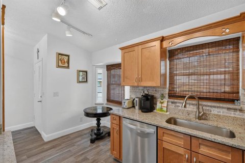 Adosado en venta en Ormond Beach, Florida, 2 dormitorios, 86.49 m2 № 2237979 - foto 11