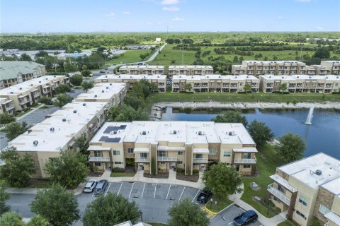 Adosado en venta en Kissimmee, Florida, 3 dormitorios, 202.62 m2 № 2211392 - foto 2