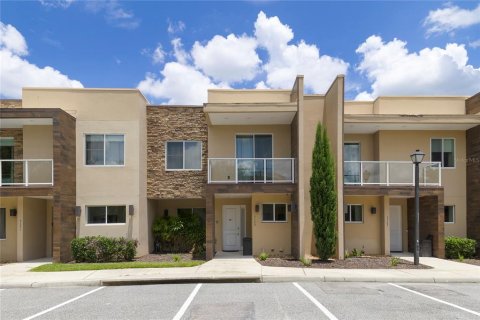 Adosado en Kissimmee, Florida 3 dormitorios, 202.62 m2 № 2211392