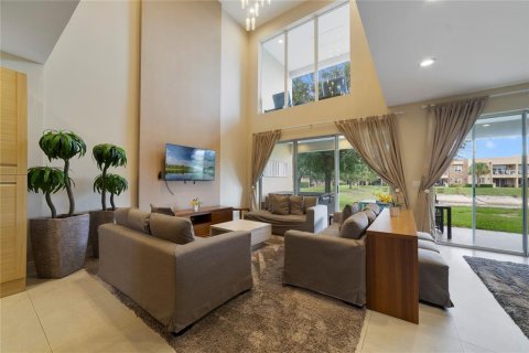 Adosado en venta en Kissimmee, Florida, 3 dormitorios, 202.62 m2 № 2211392 - foto 7