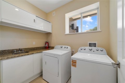 Adosado en venta en Kissimmee, Florida, 3 dormitorios, 202.62 m2 № 2211392 - foto 30