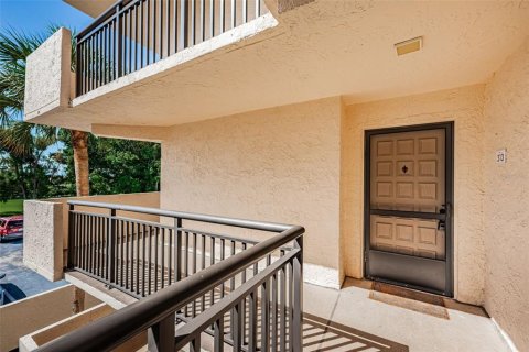 Condo in Saint Petersburg, Florida, 2 bedrooms  № 2386212 - photo 18