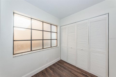 Condo in Saint Petersburg, Florida, 2 bedrooms  № 2386212 - photo 28