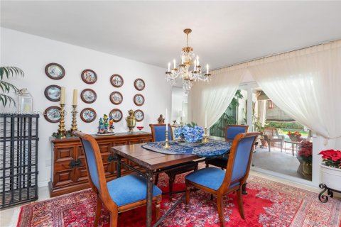House in Palmetto Bay, Florida 5 bedrooms, 267.56 sq.m. № 2080475 - photo 6