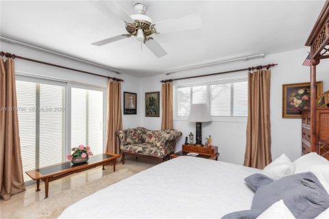 House in Palmetto Bay, Florida 5 bedrooms, 267.56 sq.m. № 2080475 - photo 26