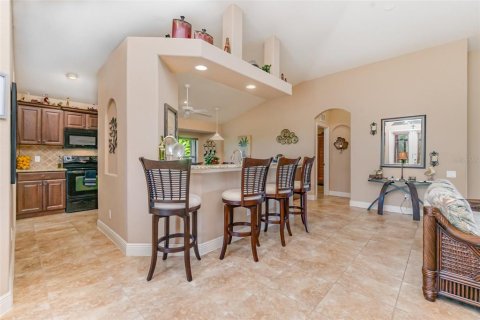 Villa ou maison à vendre à Cape Coral, Floride: 3 chambres, 166.02 m2 № 2151678 - photo 6