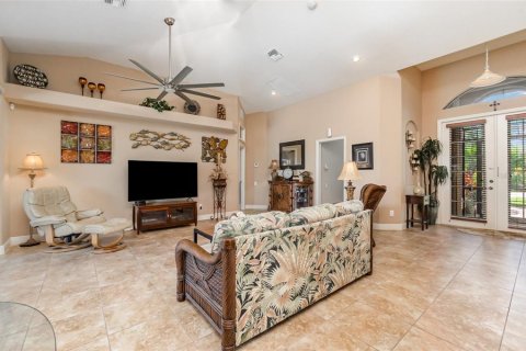 Villa ou maison à vendre à Cape Coral, Floride: 3 chambres, 166.02 m2 № 2151678 - photo 3