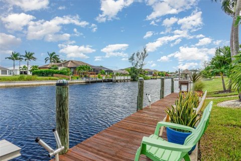 Villa ou maison à vendre à Cape Coral, Floride: 3 chambres, 166.02 m2 № 2151678 - photo 27