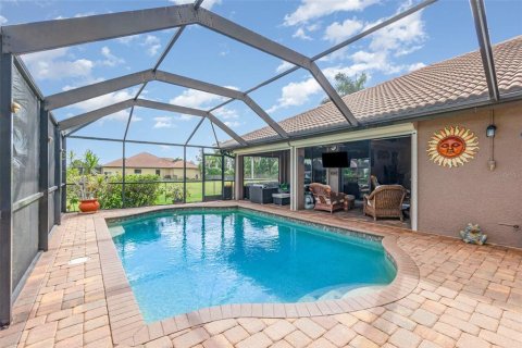 Villa ou maison à vendre à Cape Coral, Floride: 3 chambres, 166.02 m2 № 2151678 - photo 22