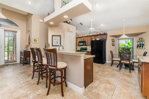 Villa ou maison à vendre à Cape Coral, Floride: 3 chambres, 166.02 m2 № 2151678 - photo 7