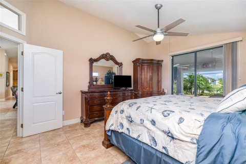 Villa ou maison à vendre à Cape Coral, Floride: 3 chambres, 166.02 m2 № 2151678 - photo 15
