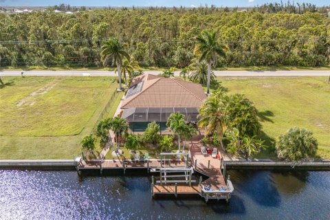 Villa ou maison à vendre à Cape Coral, Floride: 3 chambres, 166.02 m2 № 2151678 - photo 29