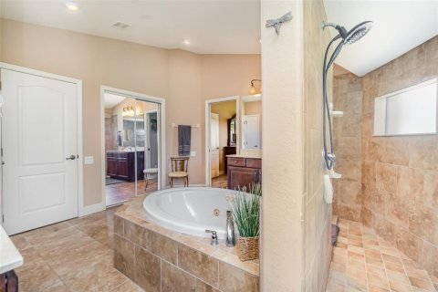 Villa ou maison à vendre à Cape Coral, Floride: 3 chambres, 166.02 m2 № 2151678 - photo 18