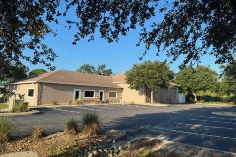 Commercial property in Bradenton, Florida 599.22 sq.m. № 2280197