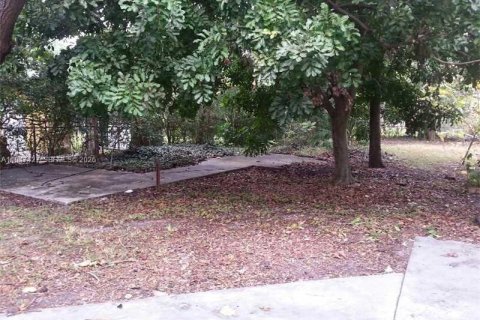 Villa ou maison à louer à Hollywood, Floride: 1 chambre, 83.61 m2 № 2003546 - photo 4