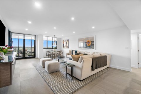 Condo in Highland Beach, Florida, 2 bedrooms  № 2147176