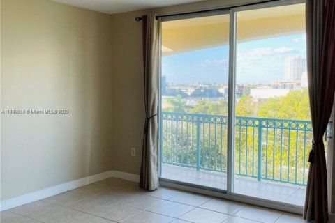 Copropriété à louer à Hallandale Beach, Floride: 2 chambres, 106.84 m2 № 1929284 - photo 19