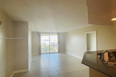 Copropriété à louer à Hallandale Beach, Floride: 2 chambres, 106.84 m2 № 1929284 - photo 5