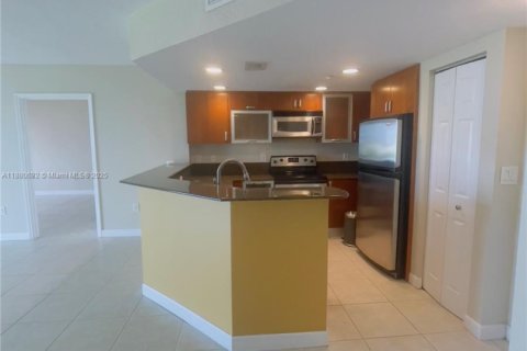 Copropriété à louer à Hallandale Beach, Floride: 2 chambres, 106.84 m2 № 1929284 - photo 9