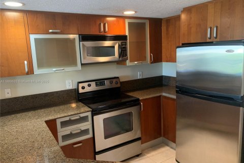 Copropriété à louer à Hallandale Beach, Floride: 2 chambres, 106.84 m2 № 1929284 - photo 7