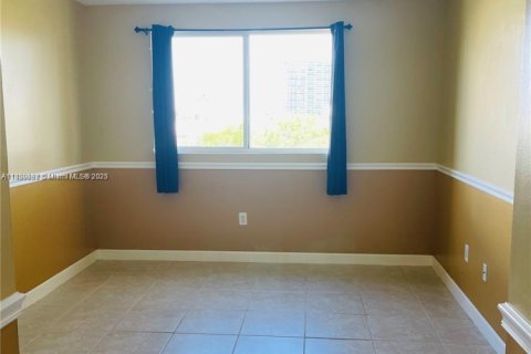Copropriété à louer à Hallandale Beach, Floride: 2 chambres, 106.84 m2 № 1929284 - photo 16