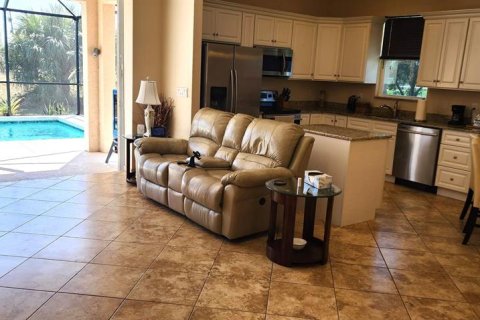 House in Punta Gorda, Florida 2 bedrooms, 120.03 sq.m. № 1720192 - photo 9
