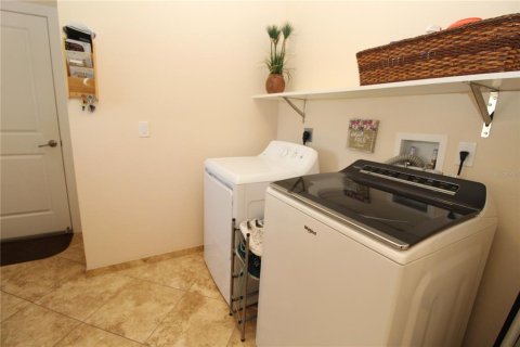 House in Punta Gorda, Florida 2 bedrooms, 120.03 sq.m. № 1720192 - photo 24