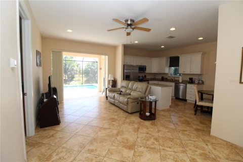 House in Punta Gorda, Florida 2 bedrooms, 120.03 sq.m. № 1720192 - photo 8