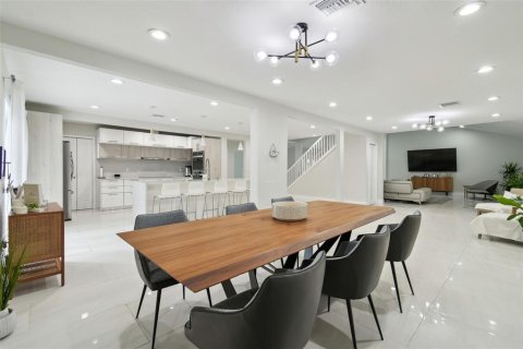 Casa en venta en Tampa, Florida, 5 dormitorios, 327.11 m2 № 1796966 - foto 21