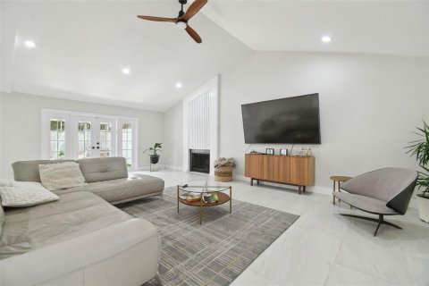 Casa en venta en Tampa, Florida, 5 dormitorios, 327.11 m2 № 1796966 - foto 7