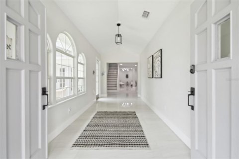 Casa en venta en Tampa, Florida, 5 dormitorios, 327.11 m2 № 1796966 - foto 4